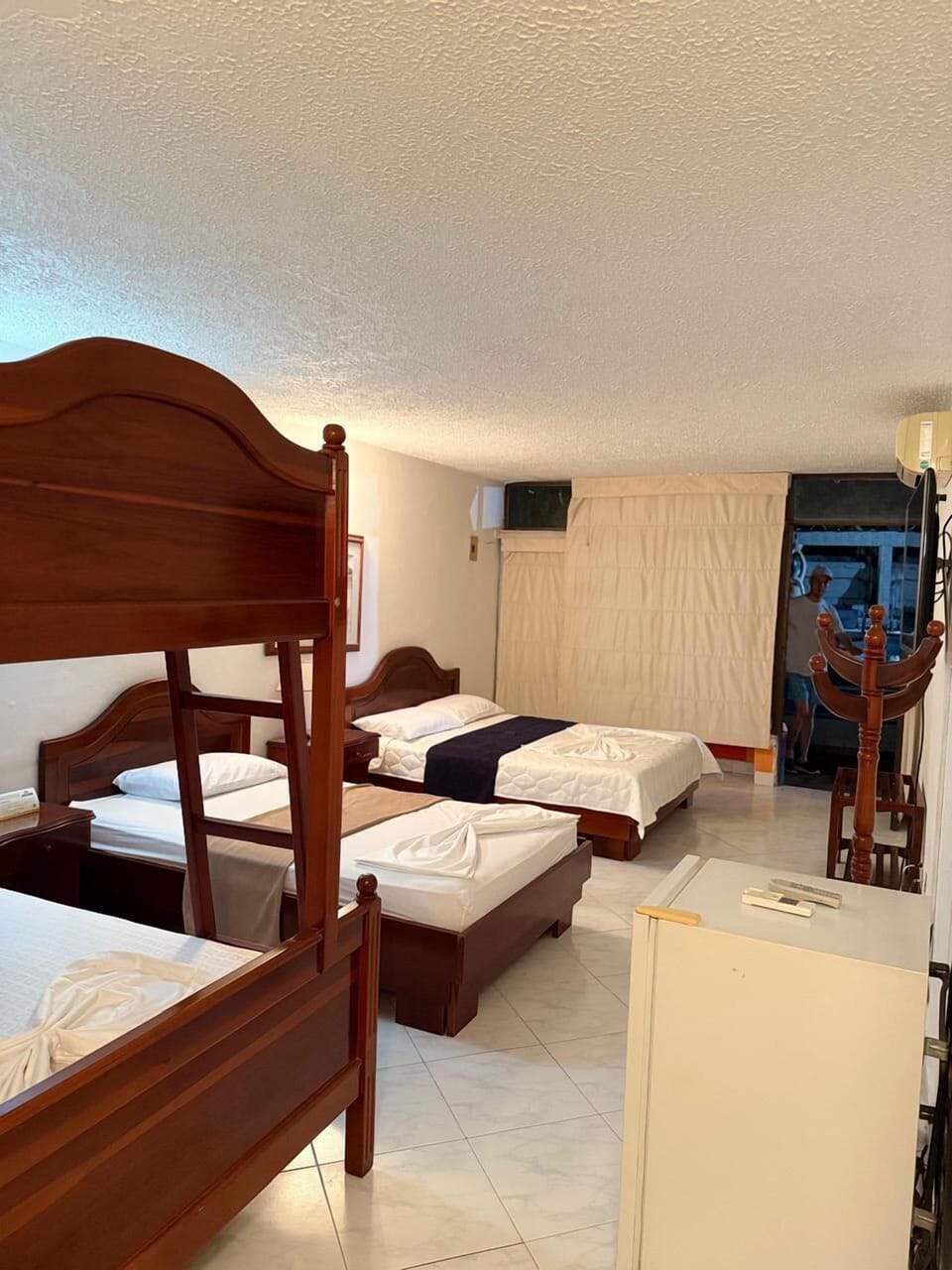 Family Room | Laptop workspace, soundproofing, free WiFi