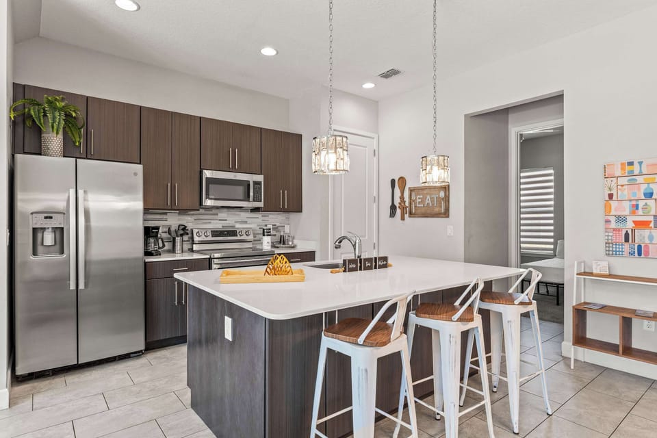 House, Multiple Beds, Pool Access, Pool View (Chic Villa Domani Retreat) | Private kitchen | Fridge, microwave, oven, stovetop