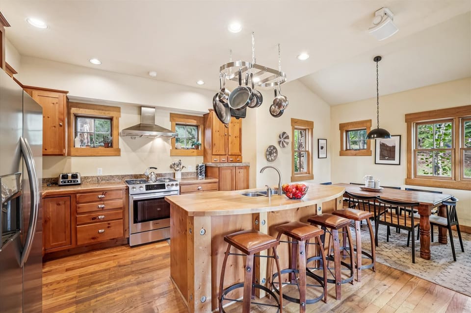 Kitchen - Little Bear Lodge - Breckenridge Vacation Rental