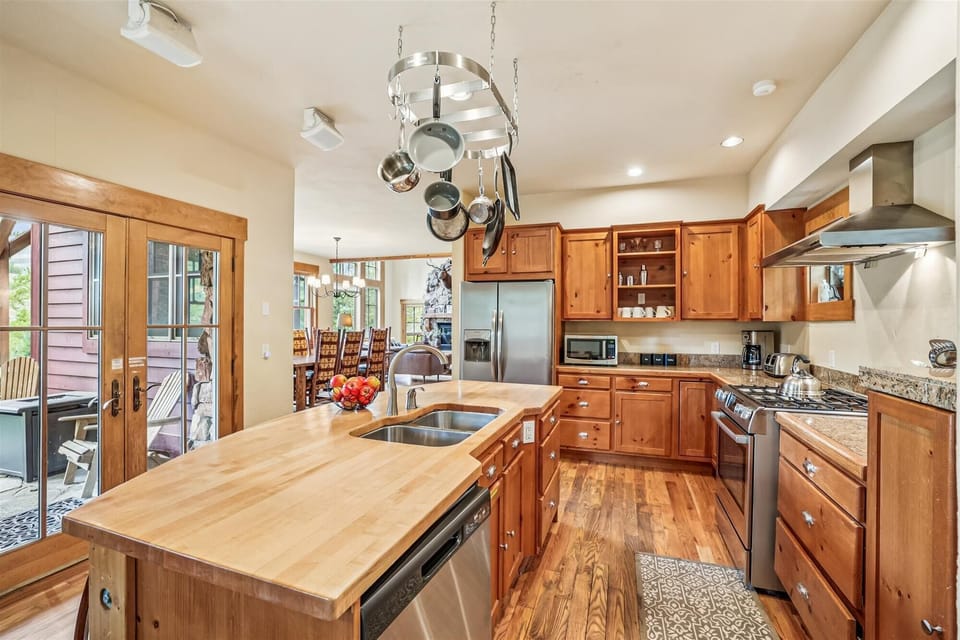 Kitchen - Little Bear Lodge - Breckenridge Vacation Rental