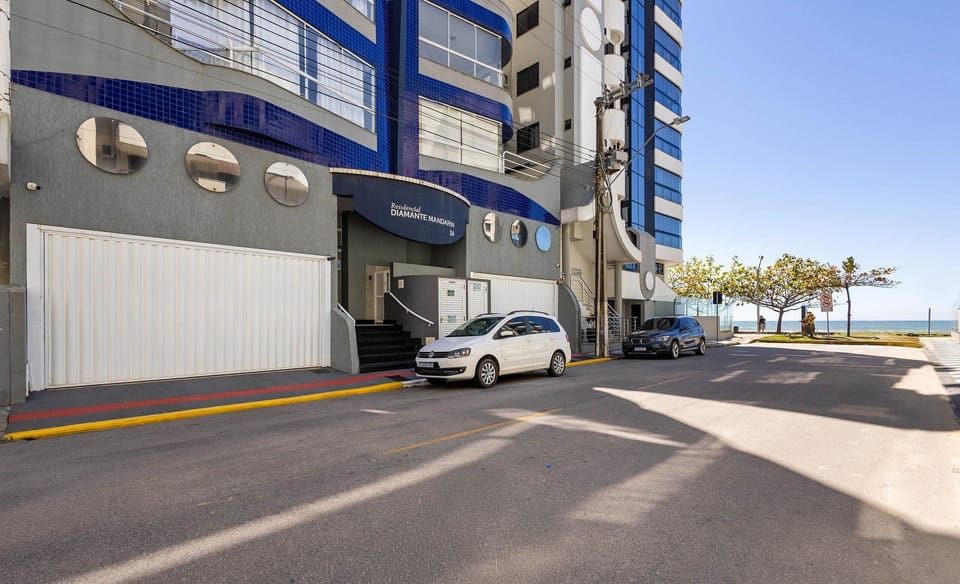 Basic Apartment | Exterior