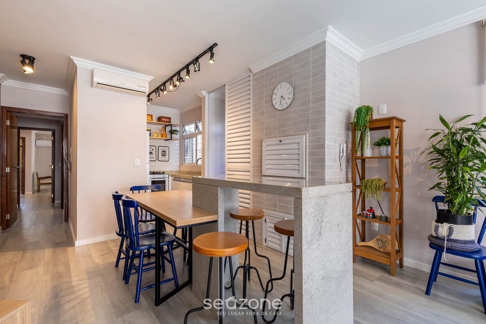 Basic Apartment | Dining