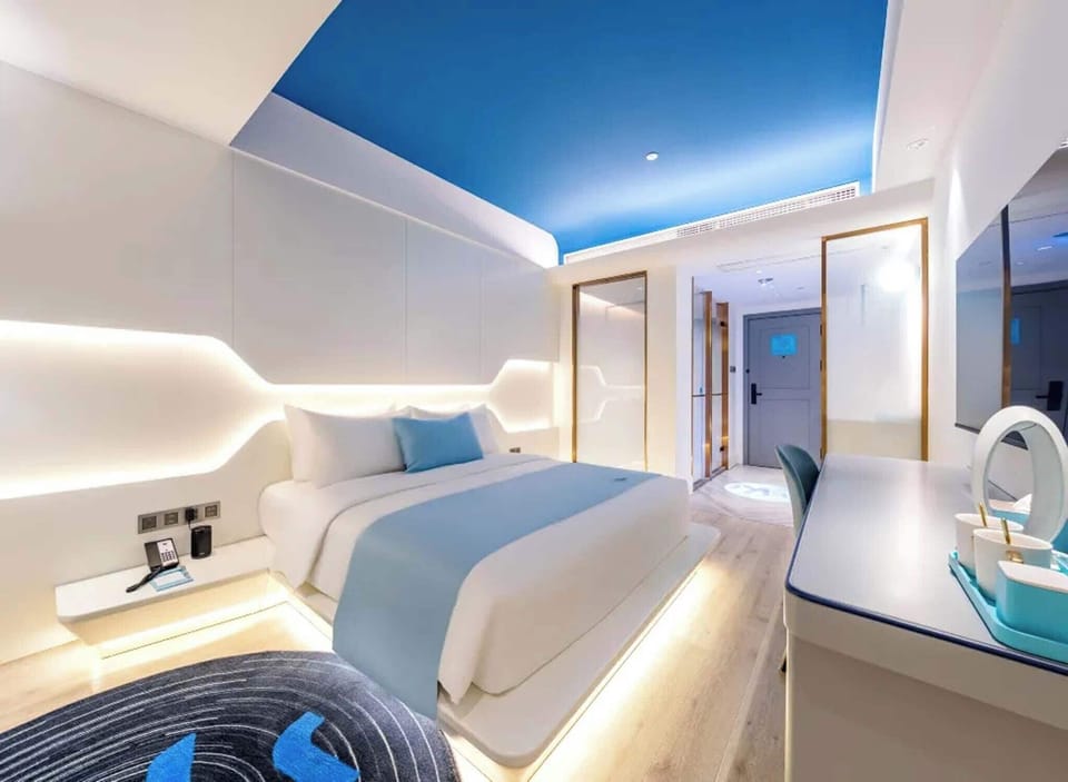 Signature Double Room | Premium bedding, individually decorated, individually furnished, desk