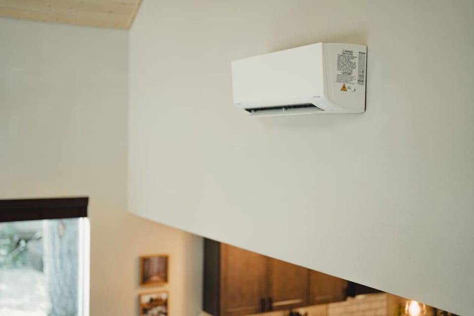 Air Conditioner / Heat Unit to keep you comfortable year-round!