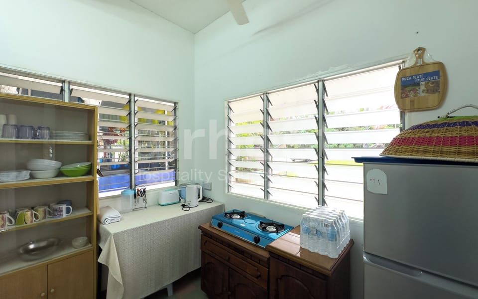 House, 2 Bedrooms, Non Smoking | Private kitchen | Electric kettle