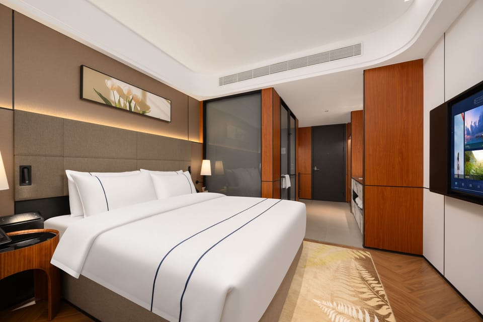 Elite Double Room, City View | Egyptian cotton sheets, premium bedding, Select Comfort beds
