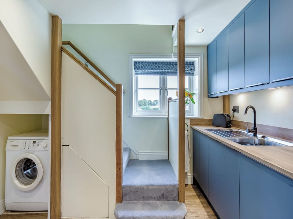 Kitchen | Oak Tree Cottage, Kirby Le Soken