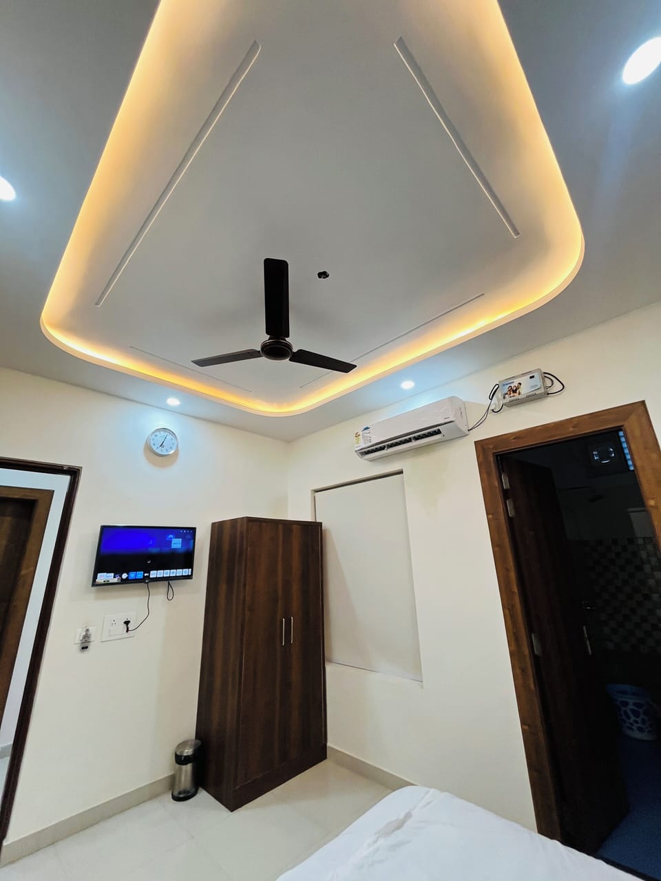 Deluxe Room | Desk, free WiFi