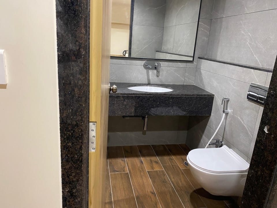 Double or Twin Room | In-room safe, desk, laptop workspace, free WiFi