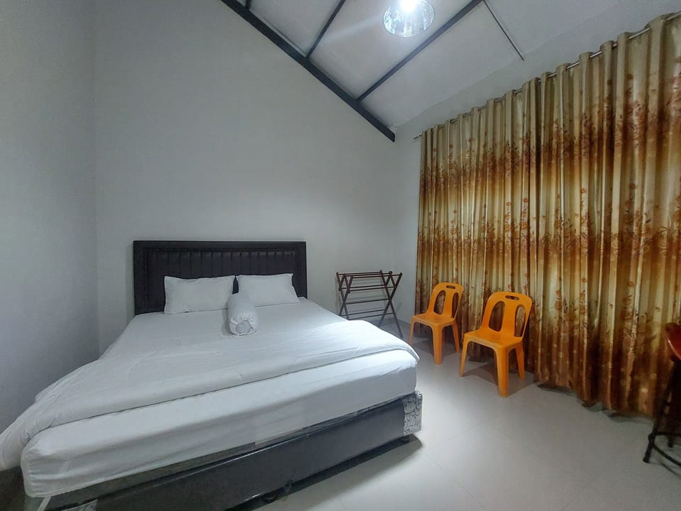 Junior Suite, Patio, Garden View | Soundproofing, WiFi (free)