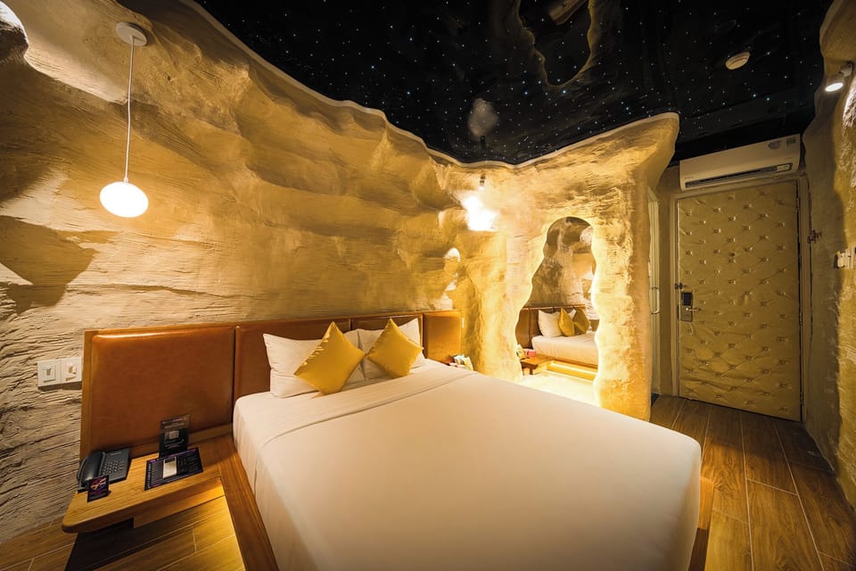Deluxe Double Room | Free WiFi, bed sheets