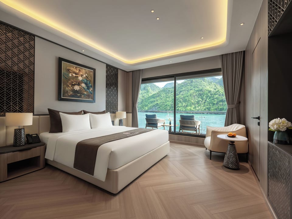 In-room safe, desk, laptop workspace, soundproofing
