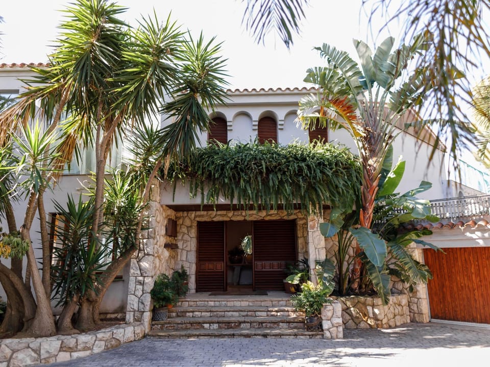House | 7 bedrooms, high-speed internet