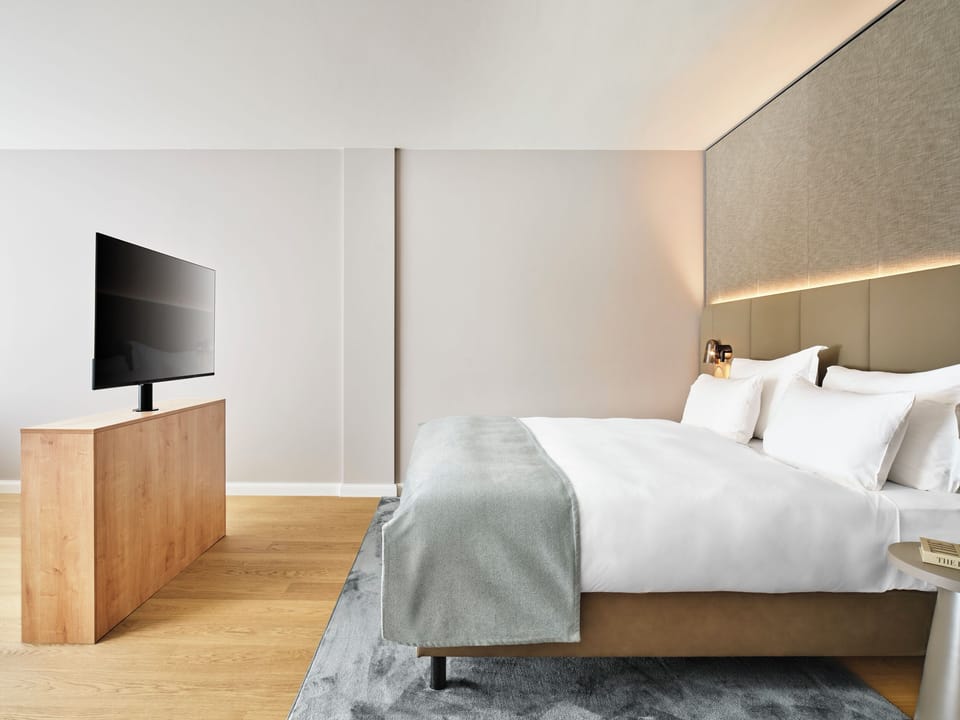 Junior Suite, Balcony | Premium bedding, minibar, iron/ironing board, WiFi (free)
