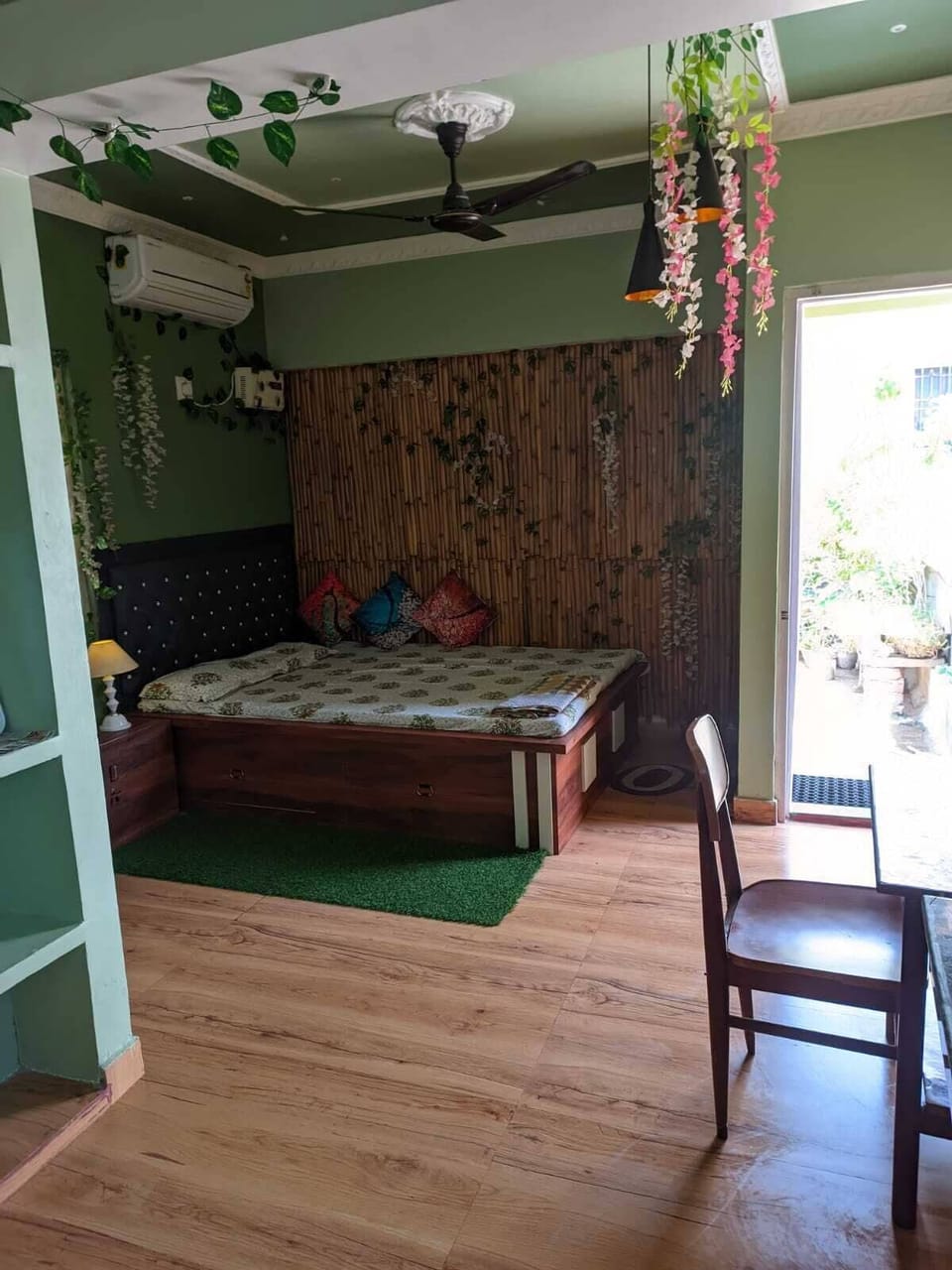 Deluxe Double Room, City View | In-room safe, soundproofing, iron/ironing board, WiFi (free)