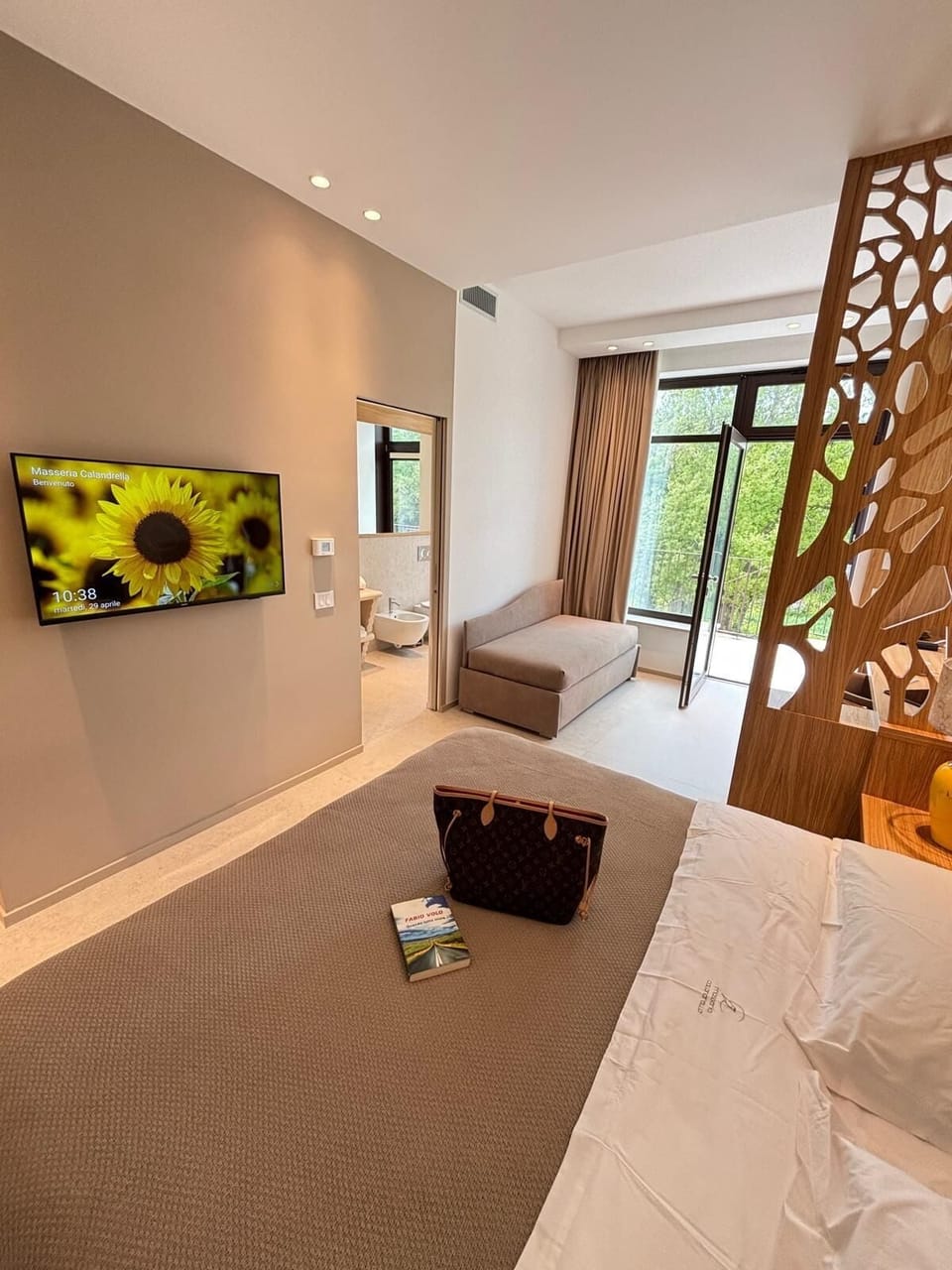 Desk, laptop workspace, free WiFi, bed sheets