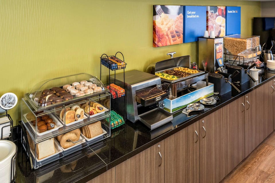 Comfort Inn Winnipeg Airport Hotel in Winnipeg