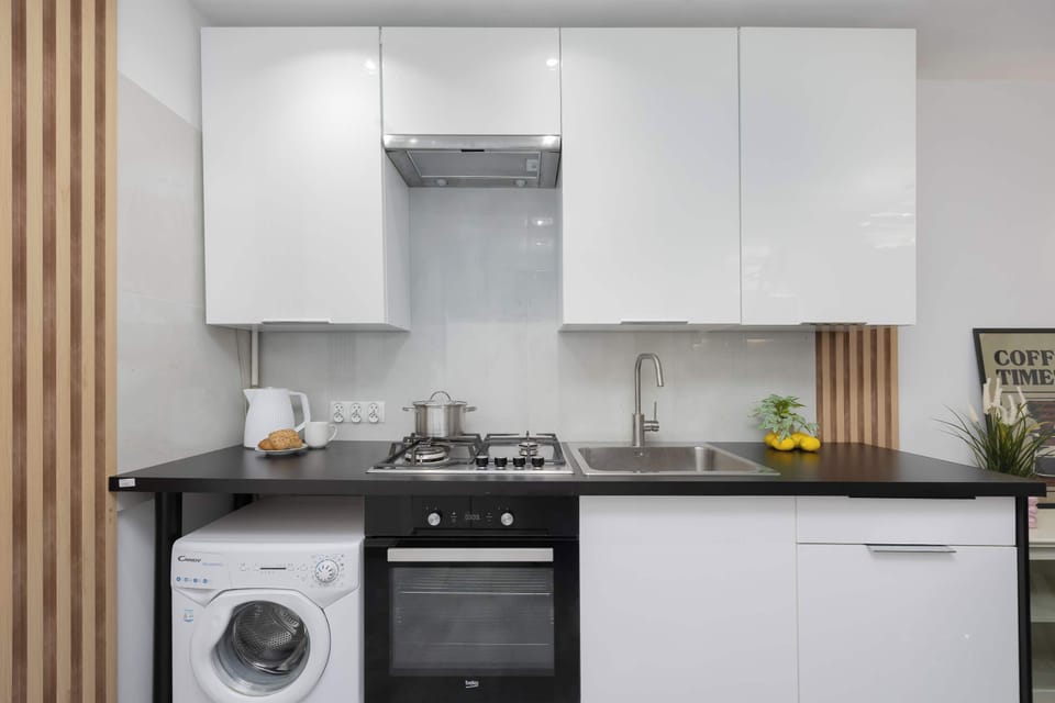 Modern, fully equipped kitchenette.