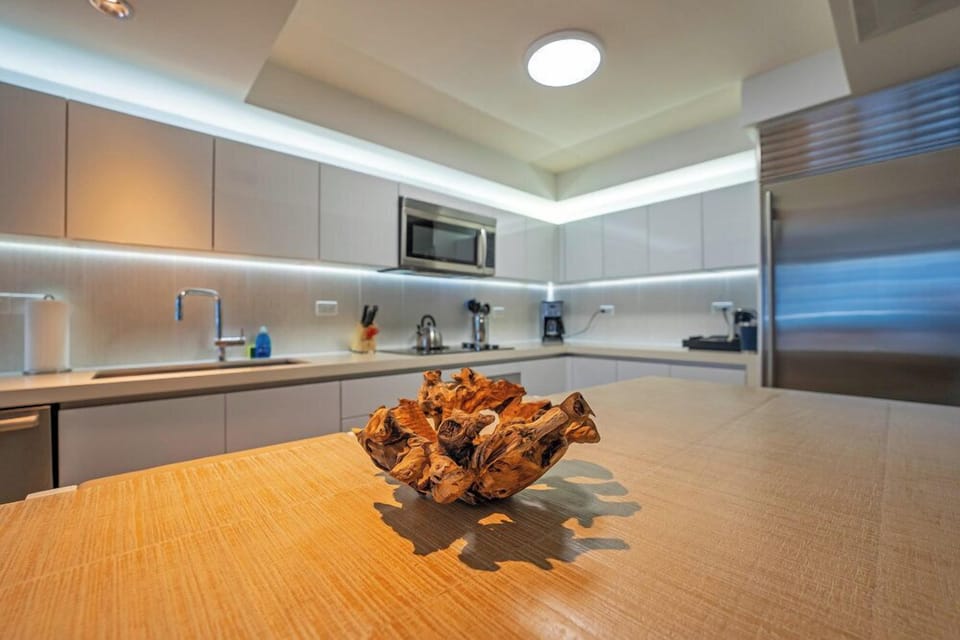 Apartment, Balcony, Ocean View | Private kitchen | Electric kettle