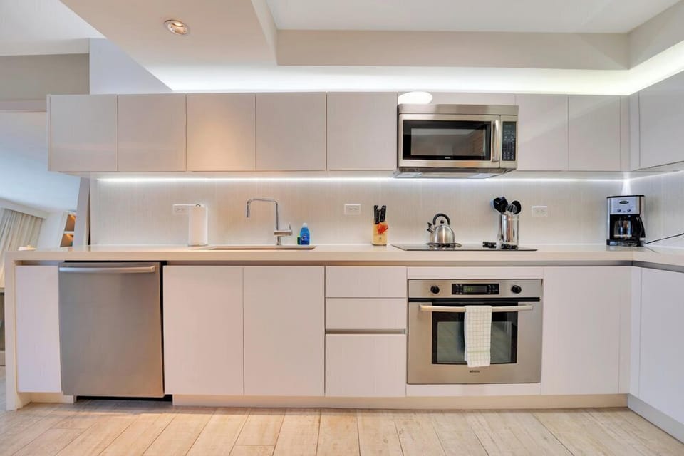 Apartment, Balcony, Ocean View | Private kitchen | Electric kettle