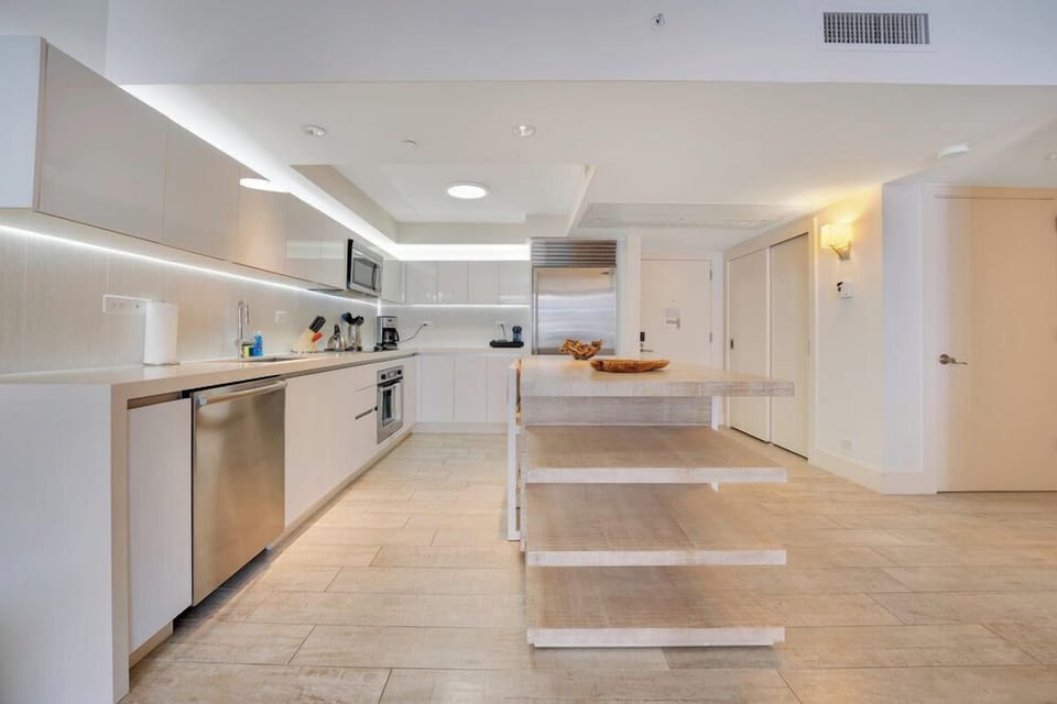 Apartment, Balcony, Ocean View | Private kitchen | Electric kettle