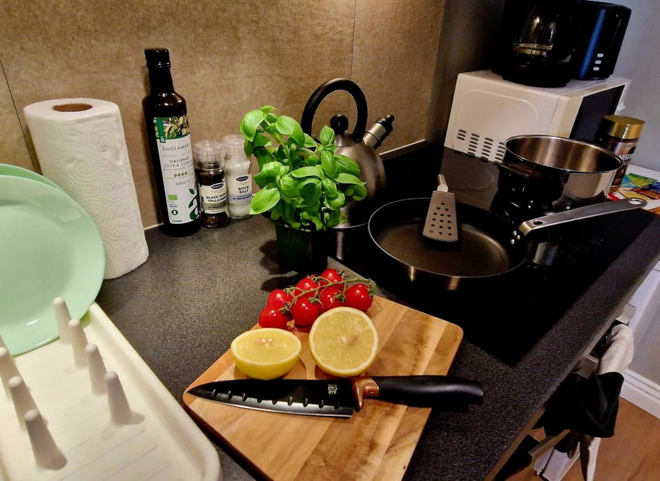 Cooking supplies as well as spices and oil are available.