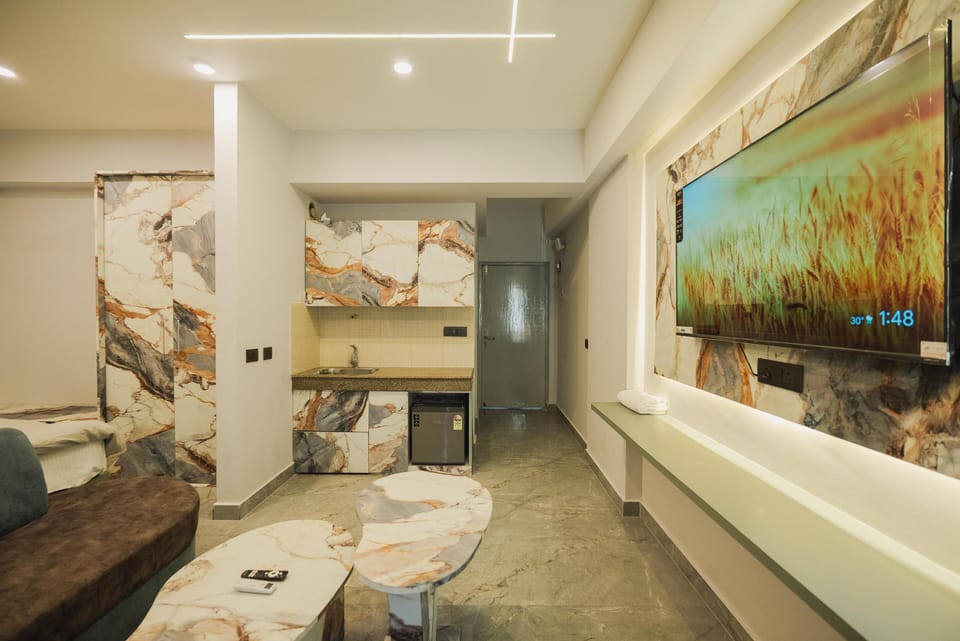 Luxury Double Room | Free WiFi