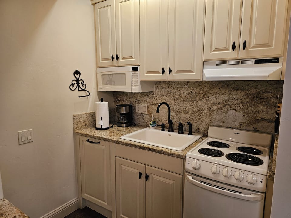 Well-equipped kitchen