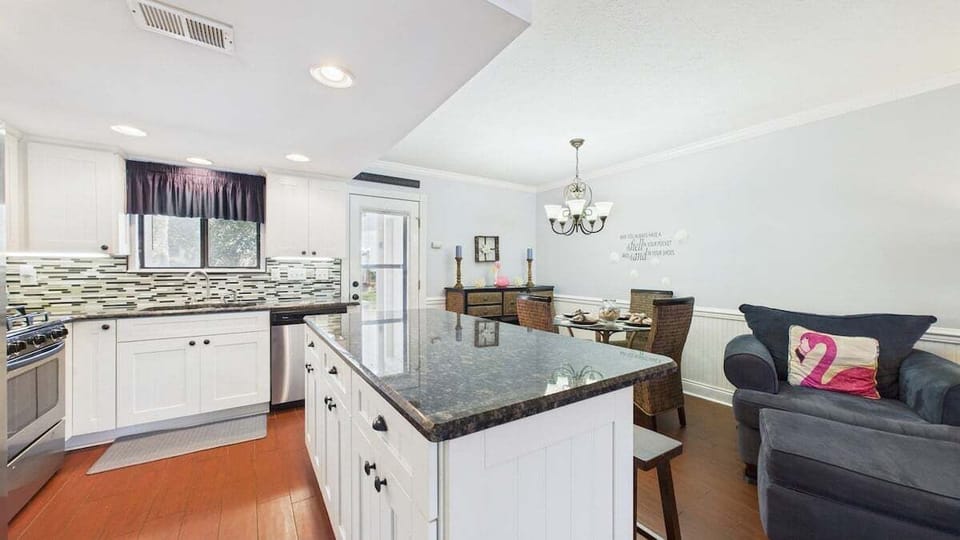 Kitchen island with breakfast bar