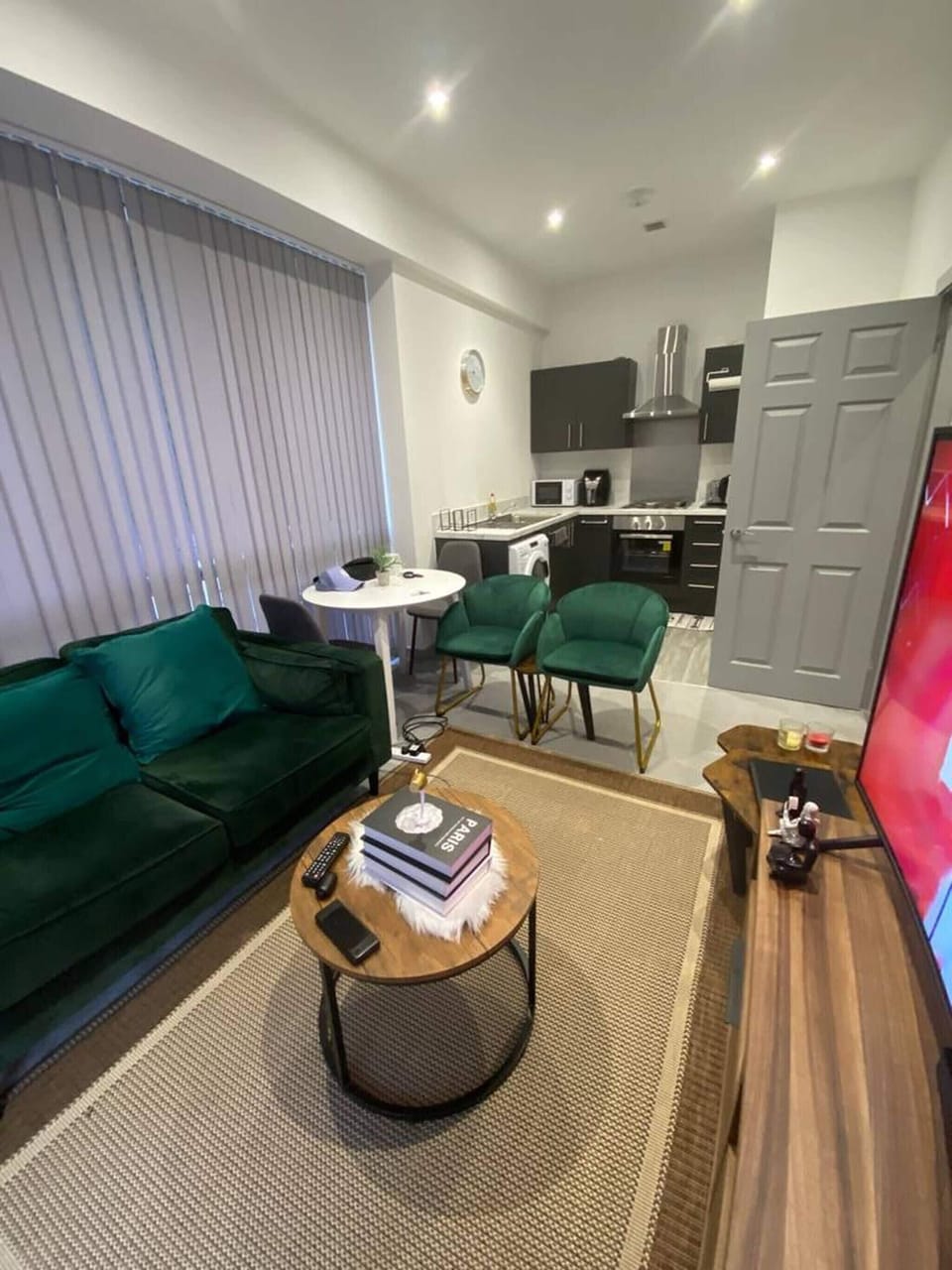 Apartment, 1 Bedroom, Accessible, Balcony | Living room