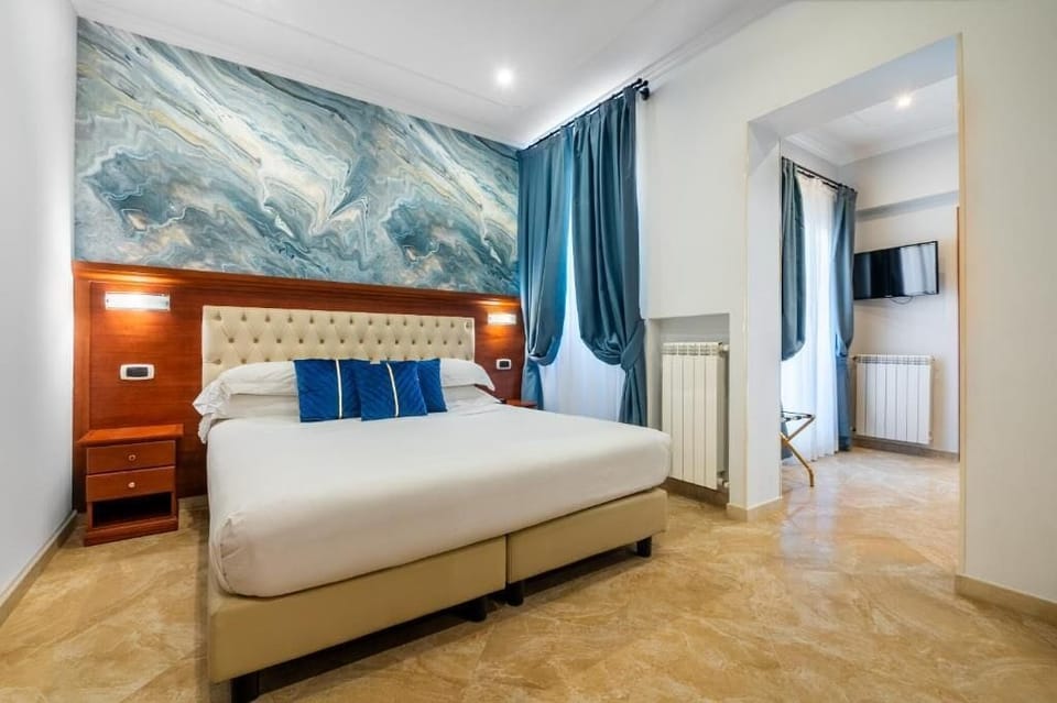 Suite, Balcony | In-room safe, desk, laptop workspace, soundproofing