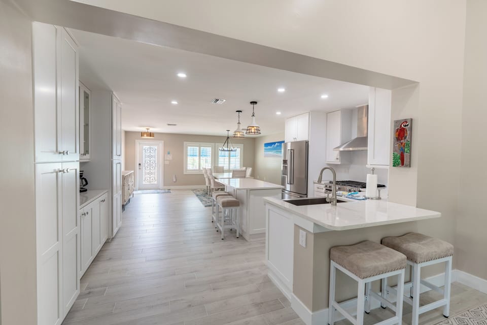 Breakfast bar seating options.