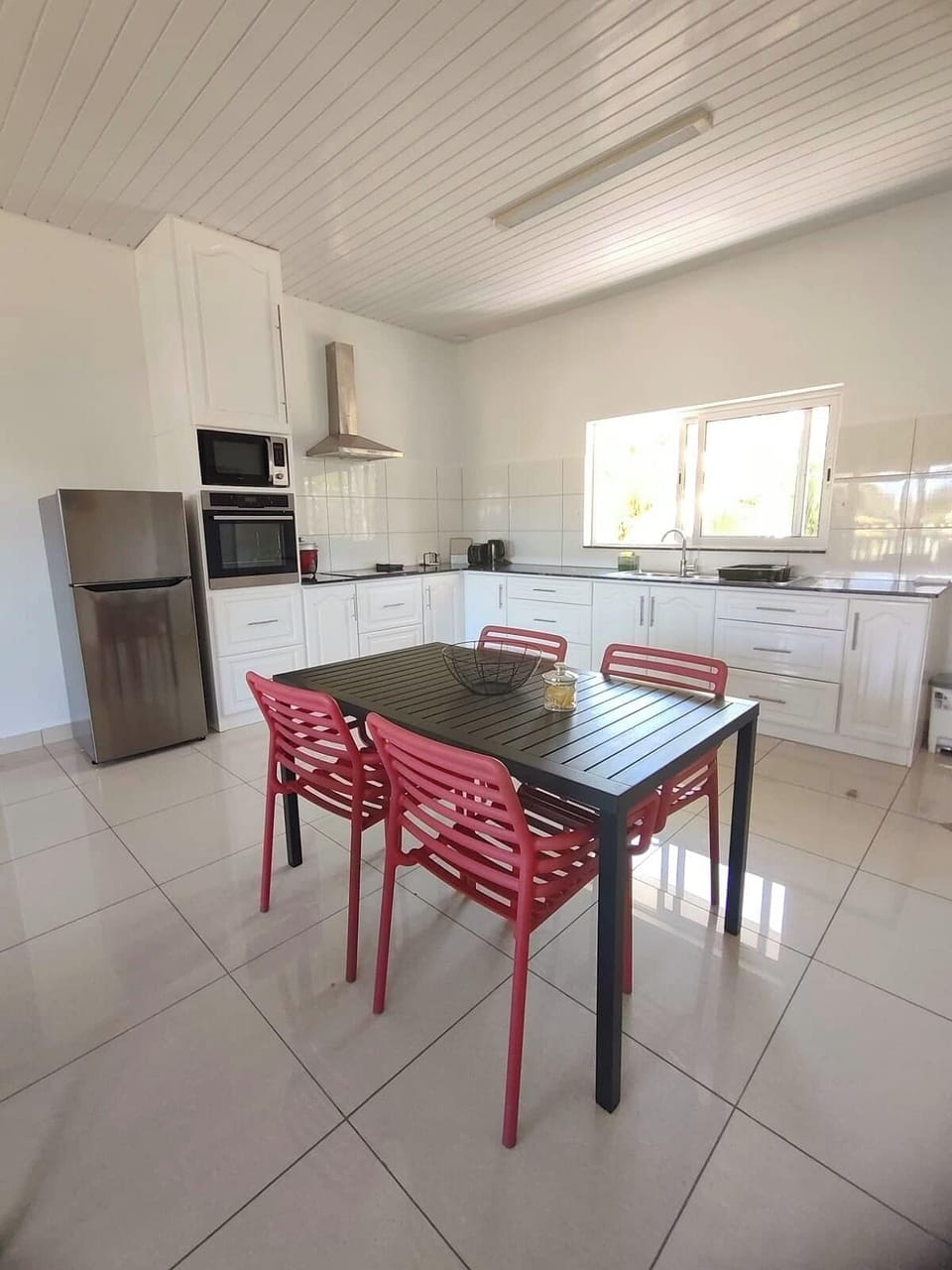 Family Apartment | Private kitchen | Full-size fridge, stovetop, toaster, rice cooker