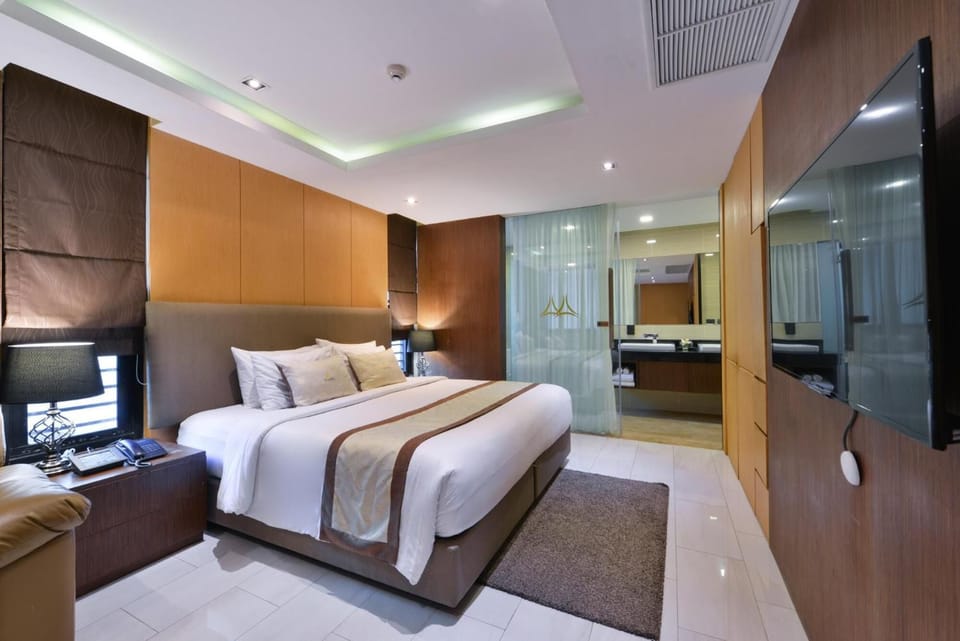 1 bedroom, minibar, in-room safe, desk