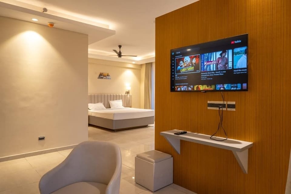 Superior Studio Suite | Soundproofing, free WiFi