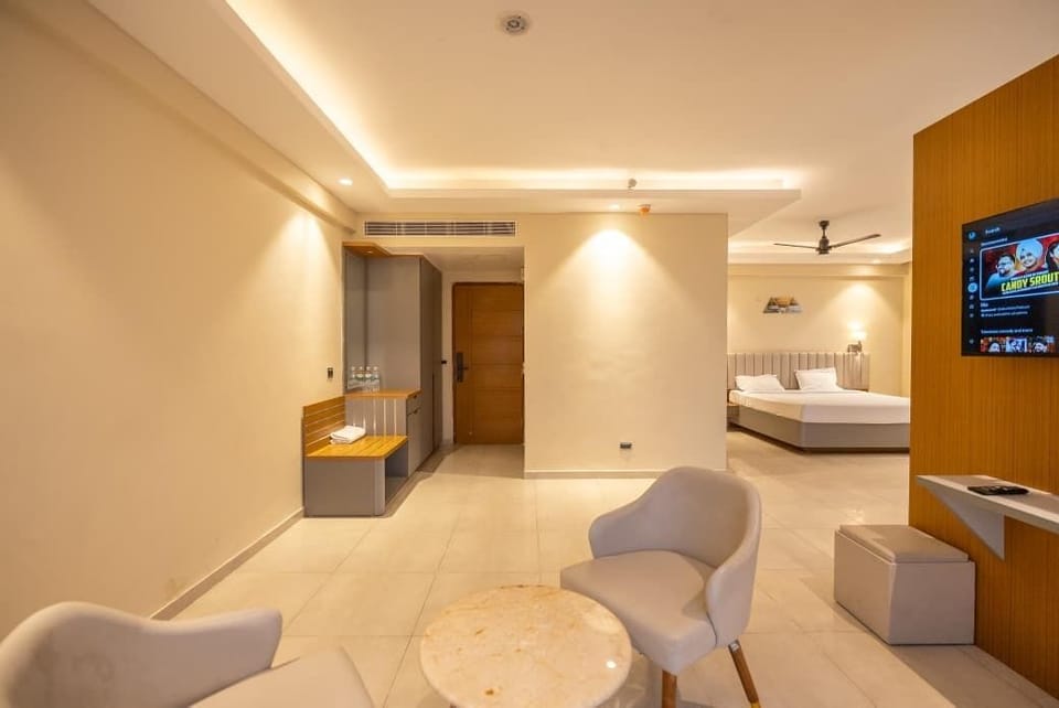 Superior Studio Suite | Soundproofing, free WiFi
