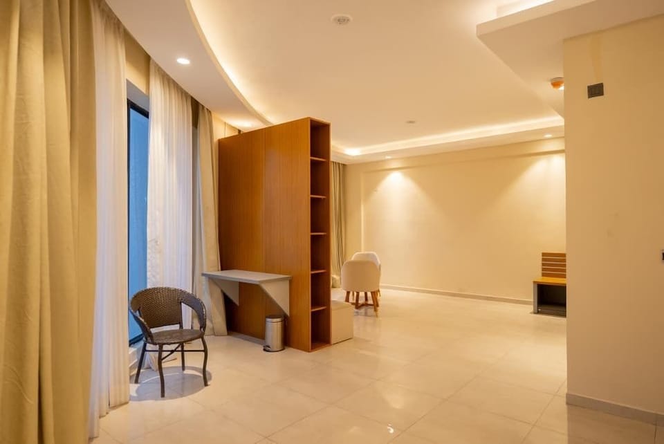Superior Studio Suite | Soundproofing, free WiFi