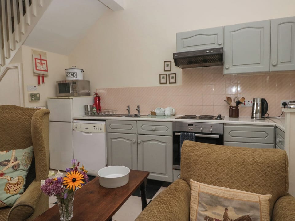 Fridge, toaster, cookware/dishes/utensils