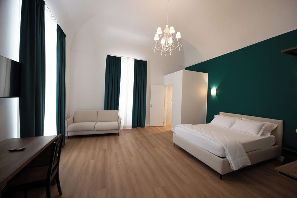 Quadruple Room | Desk, laptop workspace, soundproofing, free WiFi