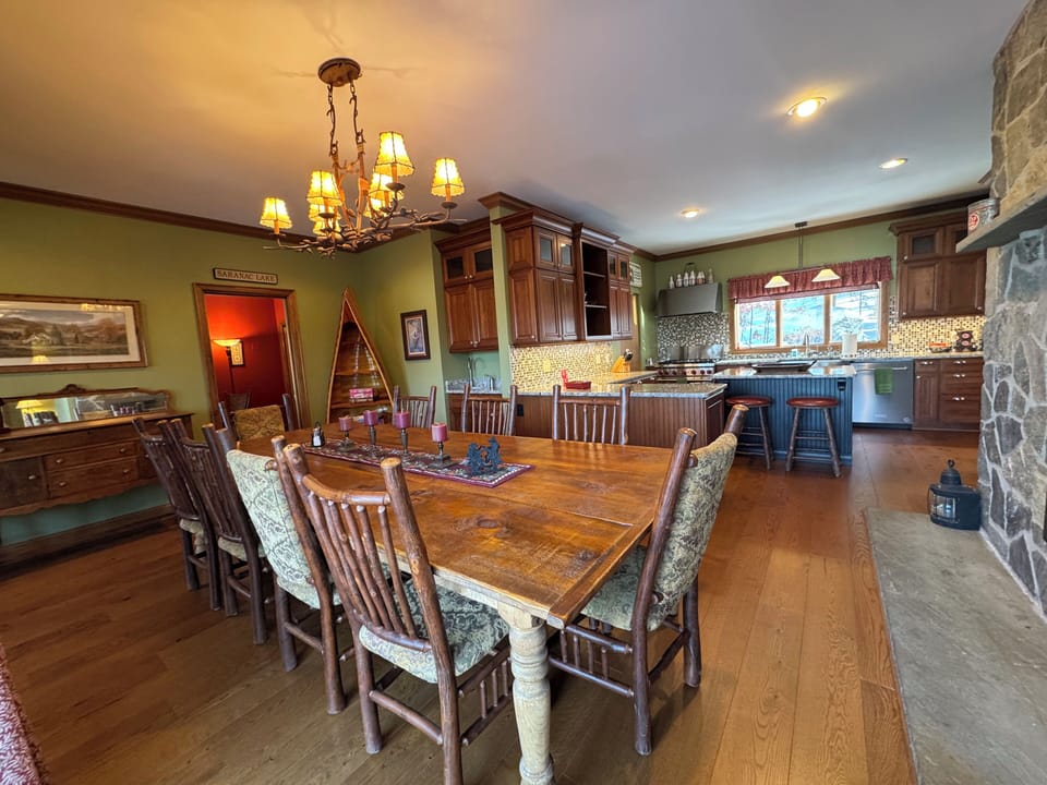 2nd Floor - Dining Area with seating for 10