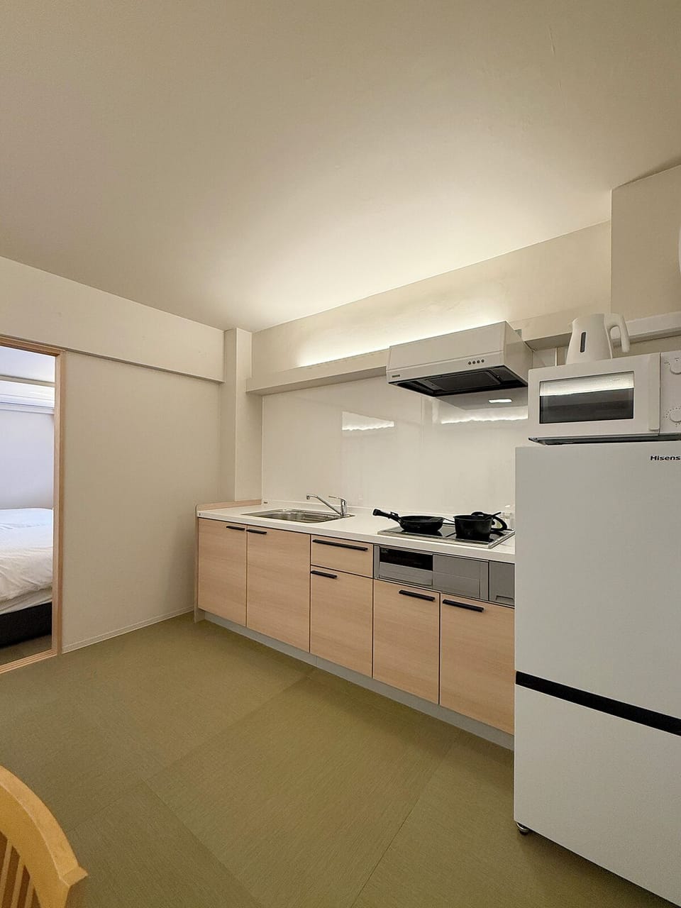 Japanese-style Apartment | Private kitchen | Electric kettle
