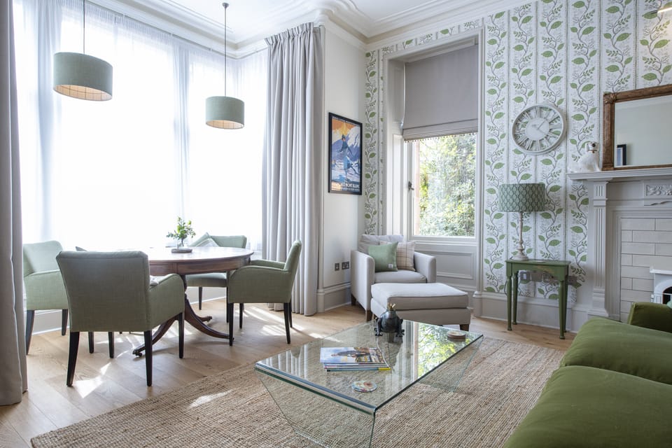 But 'n' Ben Living Area