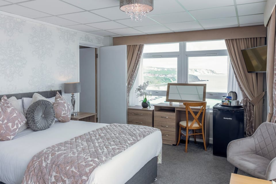Double Sea View Room | Desk, iron/ironing board, free WiFi, bed sheets
