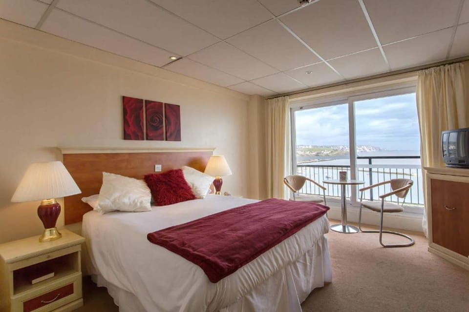 Double Sea View Room | Desk, iron/ironing board, free WiFi, bed sheets