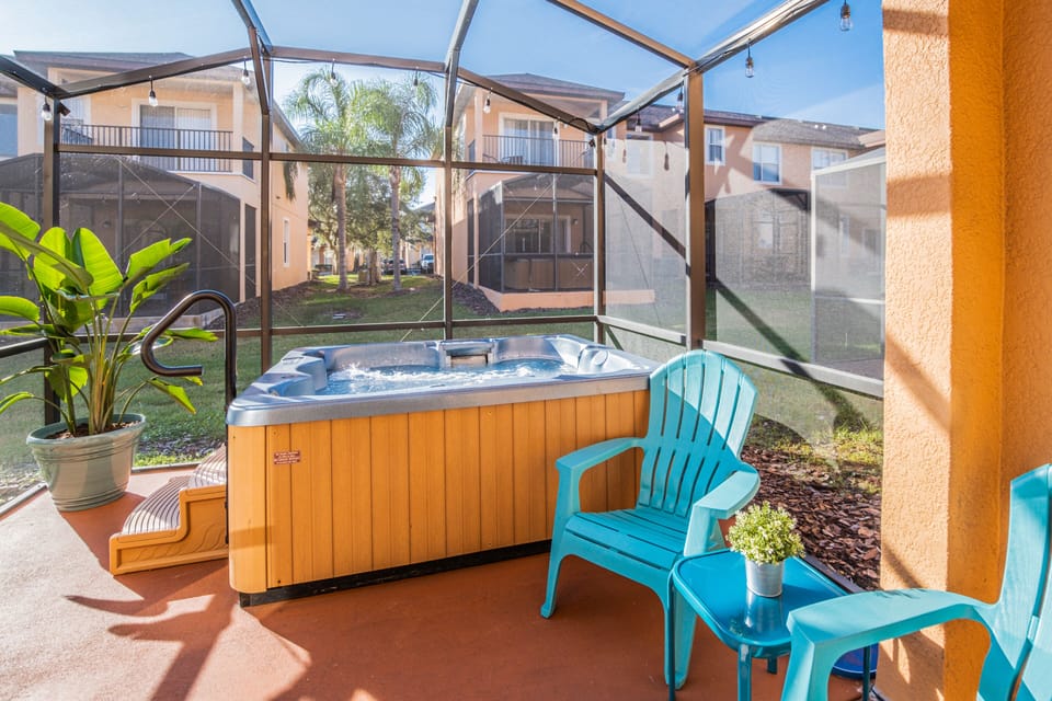 Indoor spa tub