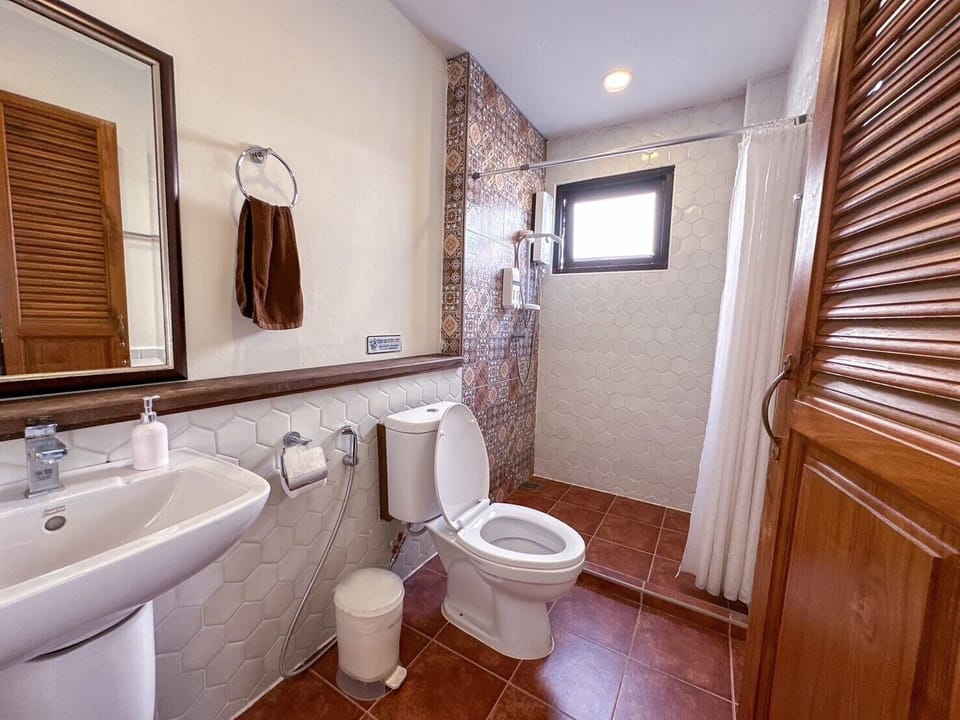 Superior Double Room | In-room safe, desk, blackout drapes, rollaway beds