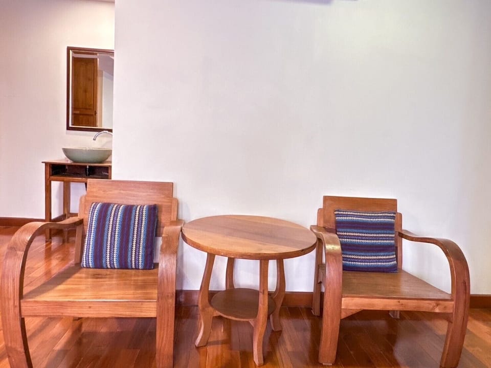 Deluxe Room | In-room safe, desk, blackout drapes, rollaway beds