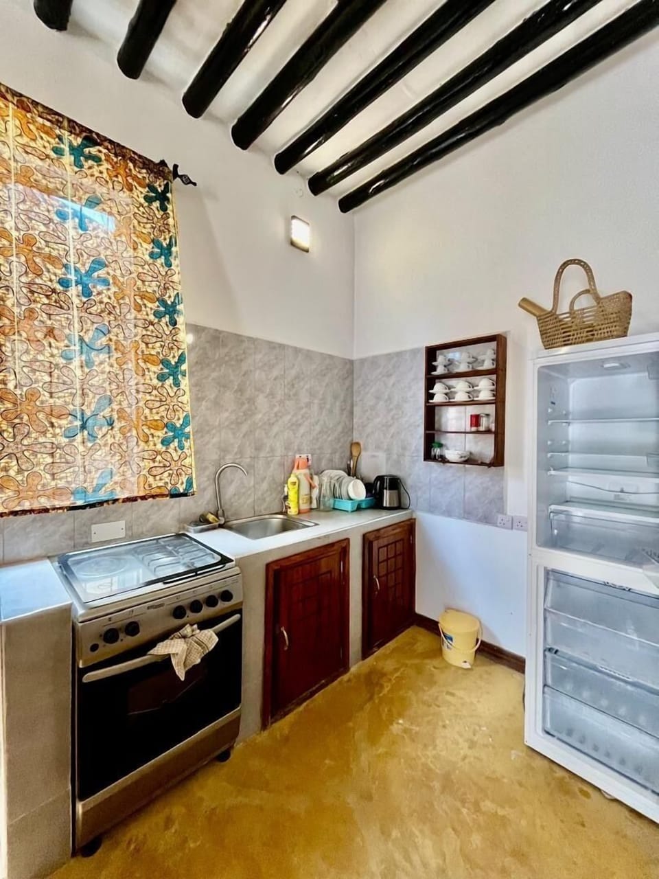 Fridge, oven, cookware/dishes/utensils