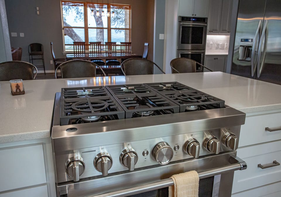 House, 6 Bedrooms, Lake View | Private kitchen | Toaster, freezer, ice maker