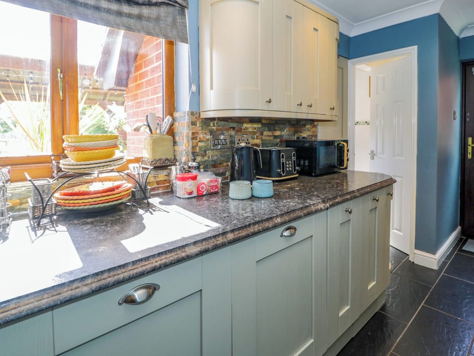 Fridge, microwave, dishwasher, toaster